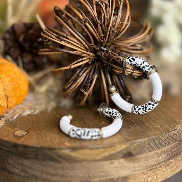 Earrings Each pair sold separately - Picture 4 of 5